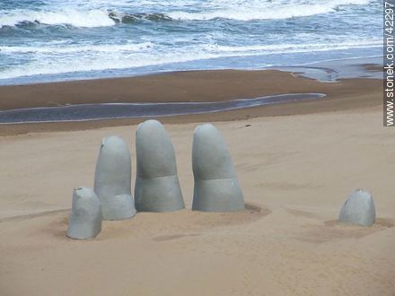 Dedos in Brava beach - Punta del Este and its near resorts - URUGUAY. Photo #42297