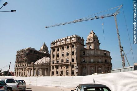 Hotel Casino Carrasco en refacción, 2011. - Departamento de Montevideo - URUGUAY. Foto No. 42327