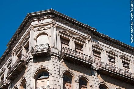 Ex Hotel Nacional y Facultad de Humanidades en refacción - Departamento de Montevideo - URUGUAY. Foto No. 42405
