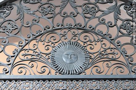 Old Town Council gate detail - Department of Montevideo - URUGUAY. Photo #42375