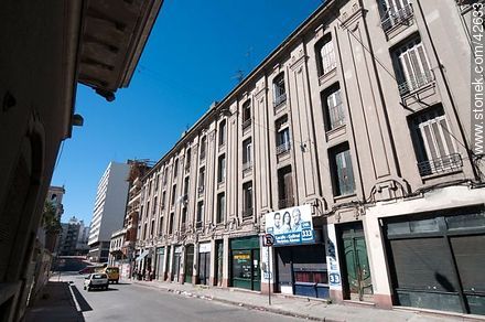 Palacio Colón at Cerrito St. - Department of Montevideo - URUGUAY. Photo #42633