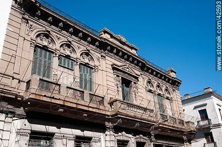 Old building at street Piedras - Department of Montevideo - URUGUAY. Photo #42593