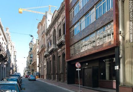 Calle 25 de Mayo. - Departamento de Montevideo - URUGUAY. Foto No. 42509