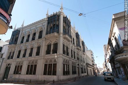 Junta Departamental de Montevideo at 25 de Mayo St.. - Department of Montevideo - URUGUAY. Photo #42492