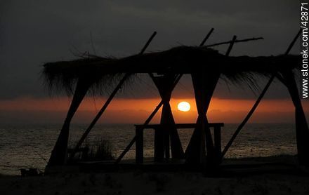 Sunset at sea. - Department of Maldonado - URUGUAY. Photo #42871