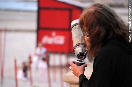 Cebando mate - Departamento de Maldonado - URUGUAY. Foto No. 42666