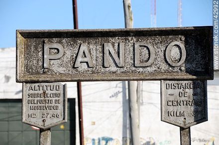 Estación de tren de Pando - Departamento de Canelones - URUGUAY. Foto No. 42992