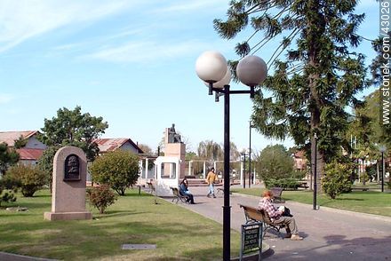 Plaza estación La Paz - Departamento de Canelones - URUGUAY. Foto No. 43026