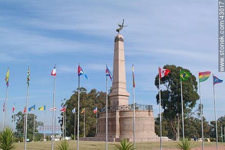 Obelisk of Las Piedras - Department of Canelones - URUGUAY. Foto No. 43017