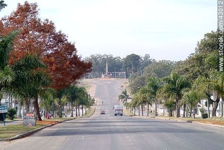 Bulevar del Bicentenario - Department of Canelones - URUGUAY. Foto No. 43012