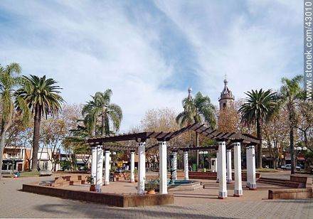 Plaza de Las Piedras. In the background San Isidro Parish. - Department of Canelones - URUGUAY. Foto No. 43010