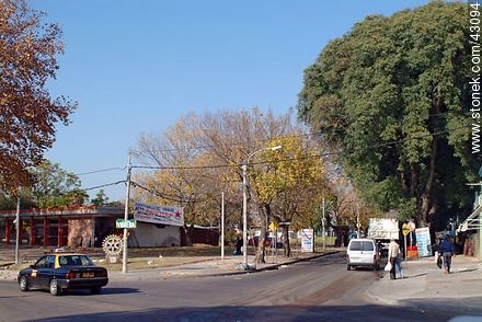 Aparicio Saravia Blvd. and Camino Cnel. Raíz  - Department of Montevideo - URUGUAY. Foto No. 43094