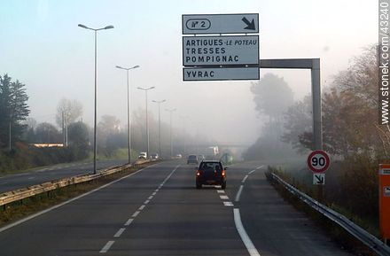E70 N89 highway east. - Region of Aquitaine - FRANCE. Foto No. 43240