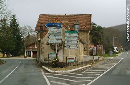 Les Eyzies de Tayac Sireuil - Region of Aquitaine - FRANCE. Photo #43205