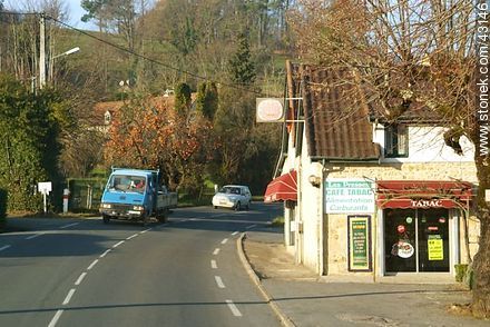 Route D704 and D703. Route de l'Abbé Breuil - Region of Aquitaine - FRANCE. Photo #43146