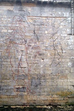 Art on the wall - Region of Poitou-Charentes - FRANCE. Photo #43338