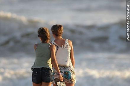 Girlfriends at the beach - Department of Maldonado - URUGUAY. Photo #43438