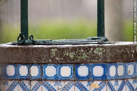 Aljibe en lluvia -  - IMÁGENES VARIAS. Foto No. 44586