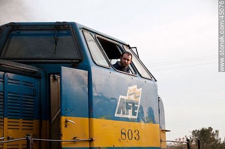 Locomotive operator. - Department of Montevideo - URUGUAY. Photo #45076