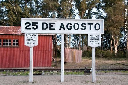 25 de Agosto Station. - Department of Montevideo - URUGUAY. Foto No. 45074