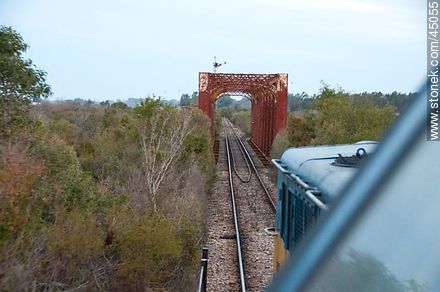 Puente ferroviario sobre el arroyo Canelón Grande. - Departamento de Montevideo - URUGUAY. Foto No. 45055