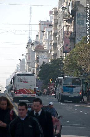 18 de Julio Ave. - Department of Montevideo - URUGUAY. Photo #45238