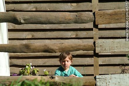 Child enjoying the morning - Department of Canelones - URUGUAY. Photo #45757