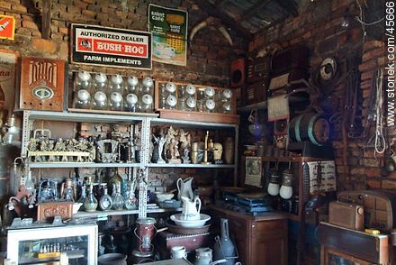 Rural antiques business - Department of Canelones - URUGUAY. Foto No. 45666