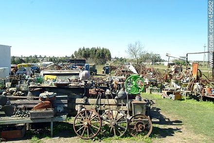 Rural antiques business - Department of Canelones - URUGUAY. Foto No. 45662