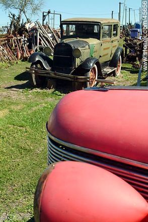 Old cars - Department of Canelones - URUGUAY. Photo #45656