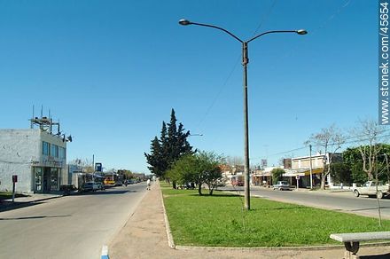 Ruta 7 en San Jacinto - Departamento de Canelones - URUGUAY. Foto No. 45654