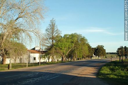 Route 101. Military Aviation School. - Department of Canelones - URUGUAY. Photo #45575