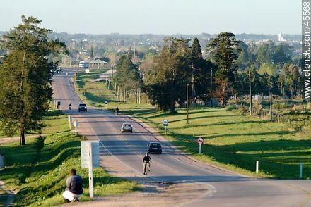 Route 101. - Department of Canelones - URUGUAY. Photo #45568