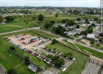 Estacionamiento de la Facultad de Ciencias, calles Mataojo e Iguá - Departamento de Montevideo - URUGUAY. Foto No. 45844