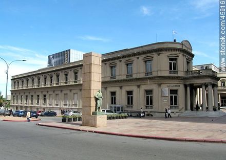 Monumento a Blanes y teatro Solís - Departamento de Montevideo - URUGUAY. Foto No. 45916