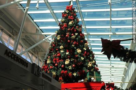 Christmass in Montevideo Shopping Center - Department of Montevideo - URUGUAY. Foto No. 45774