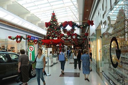 Christmass in Montevideo Shopping Center - Department of Montevideo - URUGUAY. Foto No. 45772