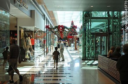 Christmass in Montevideo Shopping Center - Department of Montevideo - URUGUAY. Photo #45770