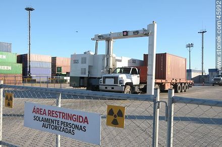 Escaner para análisis de carga de camiones. - Departamento de Montevideo - URUGUAY. Foto No. 45992