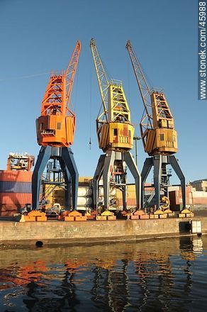 Cranes in Port of Montevideo - Department of Montevideo - URUGUAY. Photo #45988