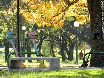 Seesaws in Parque Batlle - Department of Montevideo - URUGUAY. Photo #46100