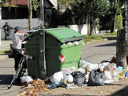 Plenty dumpster -  - URUGUAY. Photo #46011
