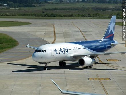 Lan Airbus A-318 - Department of Canelones - URUGUAY. Photo #46383