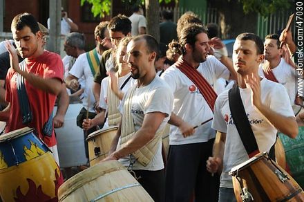 Preparing for Llamadas parade - Department of Montevideo - URUGUAY. Foto No. 47030