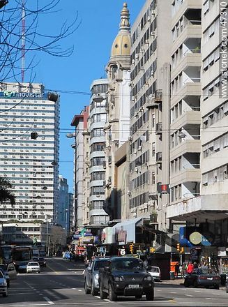 18 de Julio Ave. - Department of Montevideo - URUGUAY. Photo #47310