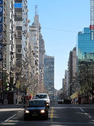 Avenida 18 de Julio - Departamento de Montevideo - URUGUAY. Foto No. 47289