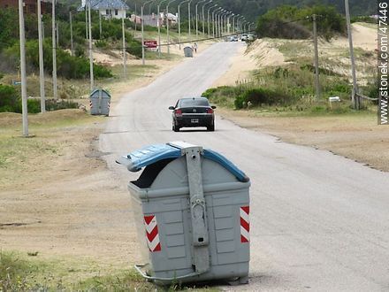 Trash container - Department of Maldonado - URUGUAY. Photo #47446