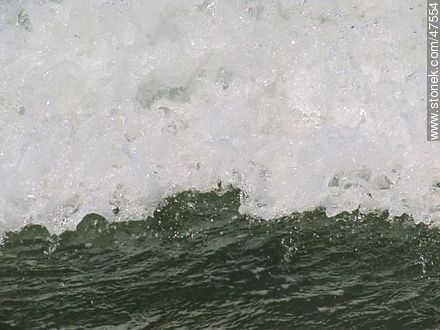 Wave foam on the shore - Department of Maldonado - URUGUAY. Photo #47554