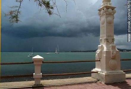 Stormy day in the promenade of Piriápolis - Department of Maldonado - URUGUAY. Photo #47670
