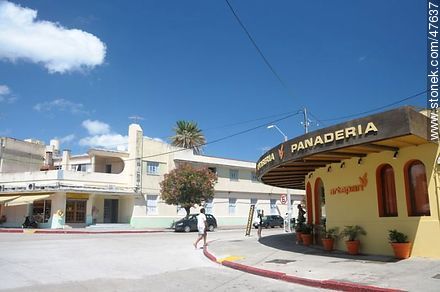 Artepan en la esquina de Tucumán y Atanasio Sierra - Departamento de Maldonado - URUGUAY. Foto No. 47637